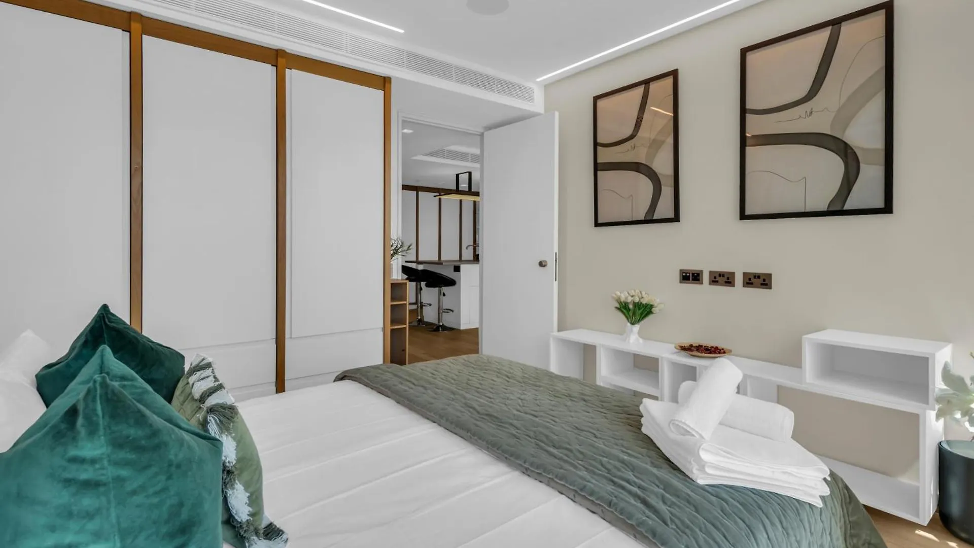 Mysquare One Bedroom Serviced Apartment In Stratford London