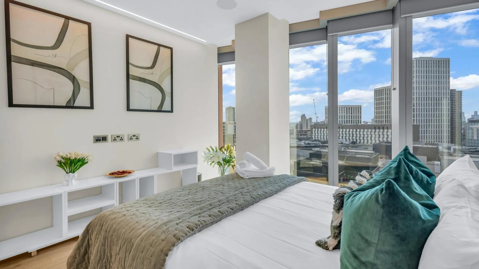 Mysquare One Bedroom Serviced Apartment In Stratford London