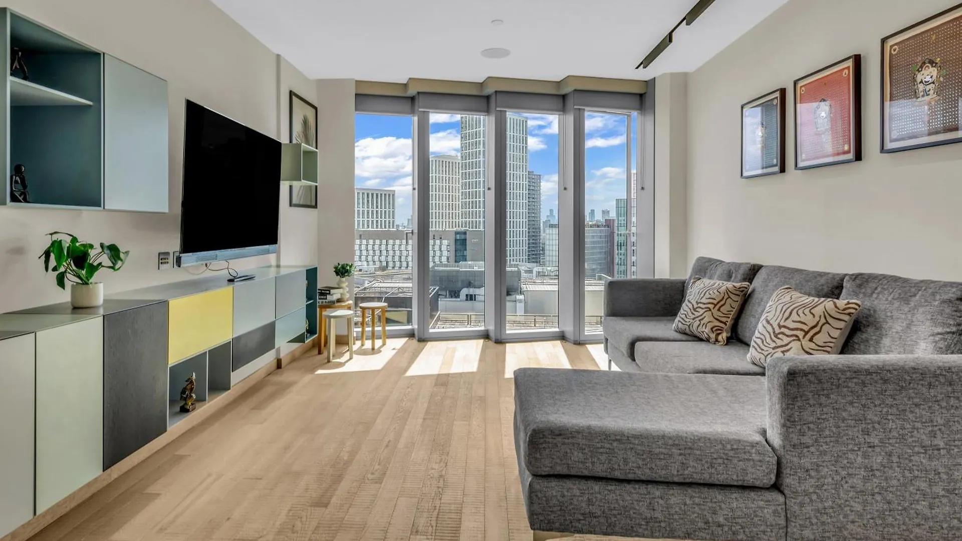 Mysquare One Bedroom Serviced Apartment In Stratford London