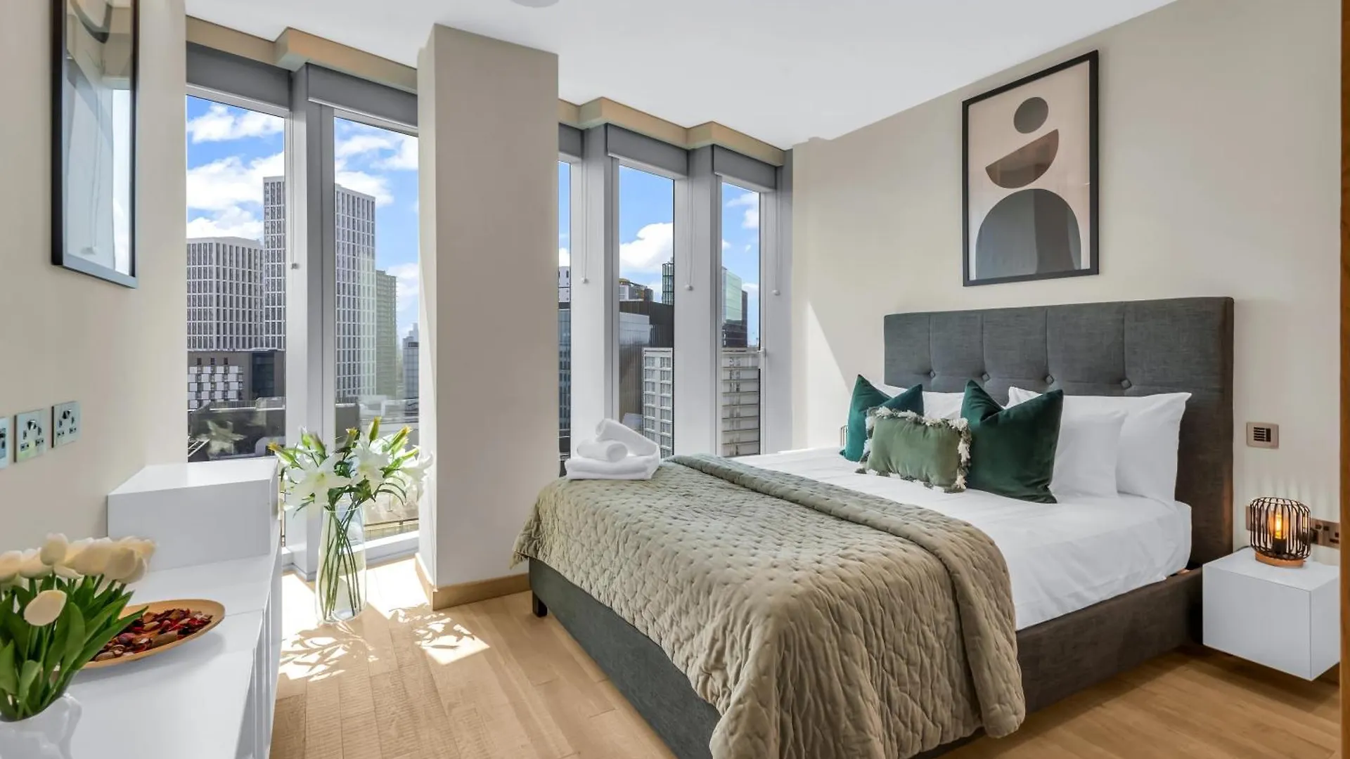 Mysquare One Bedroom Serviced Apartment In Stratford London
